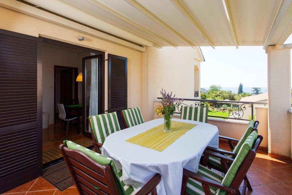 Premium Central Apartments Vrsar Exterior photo